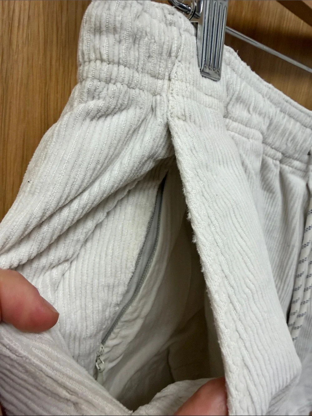 Men's Corduroy 100% Cotton Drawstring Shorts in Off-White Size M